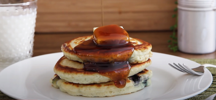 3 stack of blueberry pancake