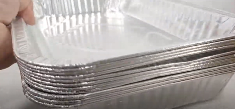 stack of aluminum pan