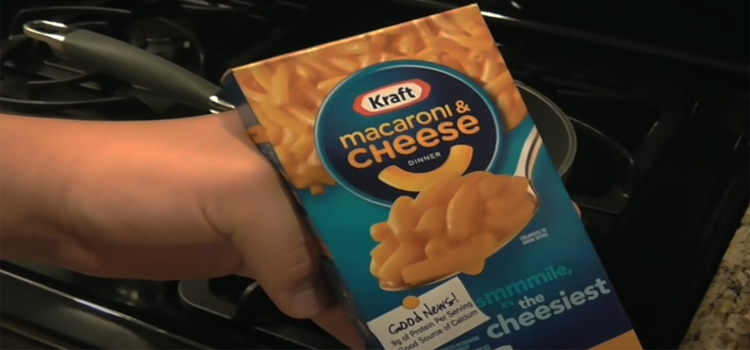 cooking Kraft Mac and Cheese on a Stove