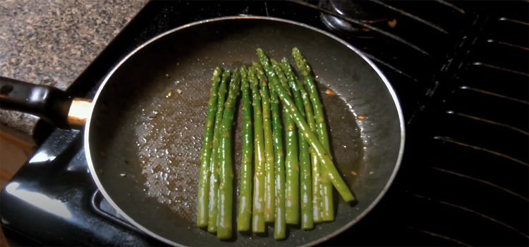 Sauteed Asparagus on a Pan