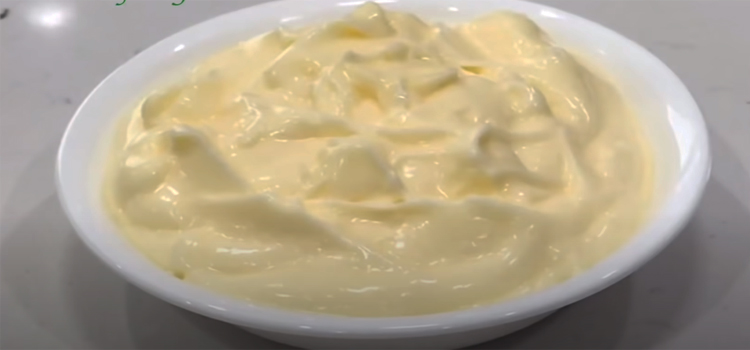 close up shot of a mayonnaise