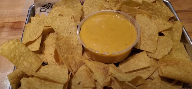 Tortilla Chips with Cheese Dipping Sauce