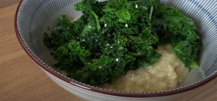 Porridge with green leafy vegetable