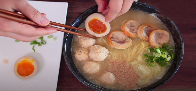 Putting Egg on a Ramen