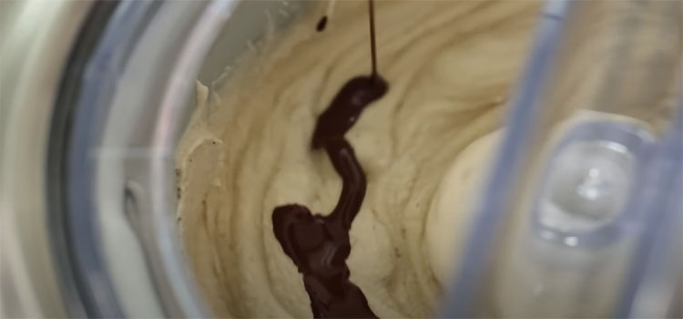 Close Up Image of Ice Cream on an Ice Cream Maker