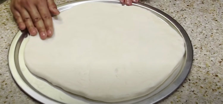 Pizza Dough on a Circle Pan