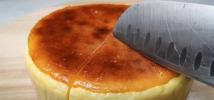 Slicing Cheesecake