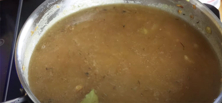 Cooking Gravy on a Pan