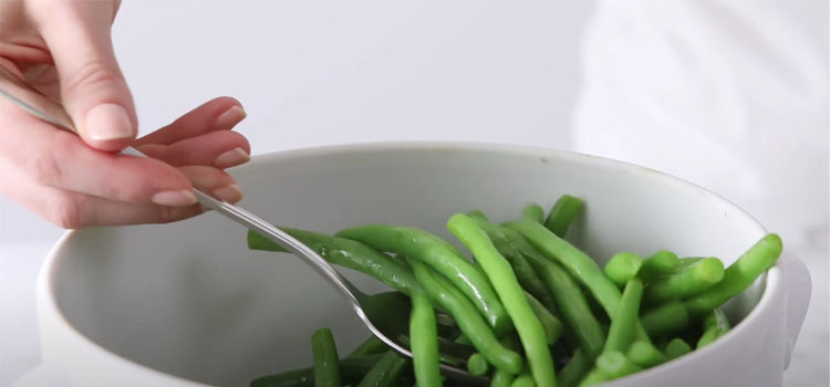 Microwave-Steamed Garlic Green Beans